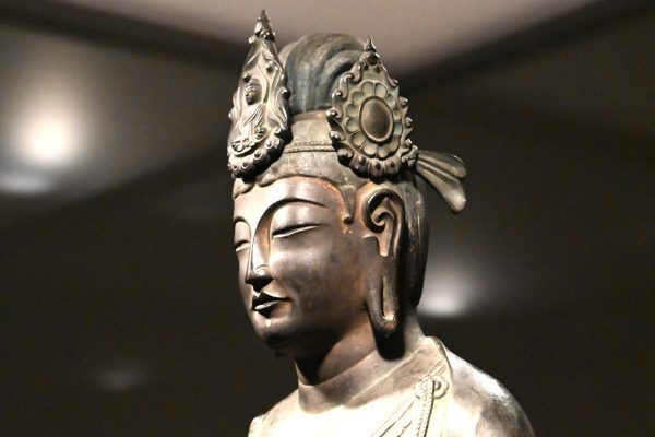国宝 観音菩薩立像（夢違観音）部分　飛鳥～奈良時代（7～8世紀）法隆寺蔵 展示期間：～8月4日
