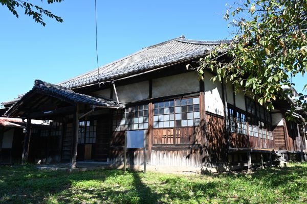 金亀会館（市指定文化財）　藩校（弘道館）で唯一現存する講堂