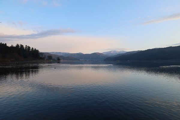 「鏡湖」とも呼ばれている余呉湖