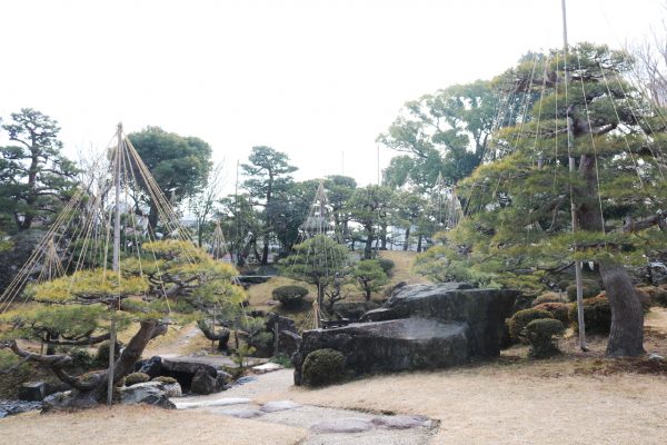 慶雲館の庭園